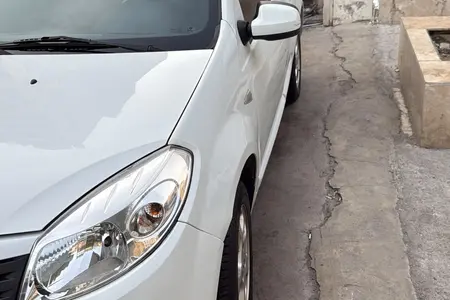 خودرو رنو، ساندرو آگهی ann_19923470