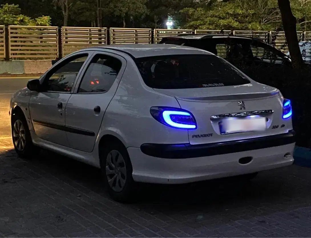 پژو ۲۰۶ صندوق دار v8 - 1394