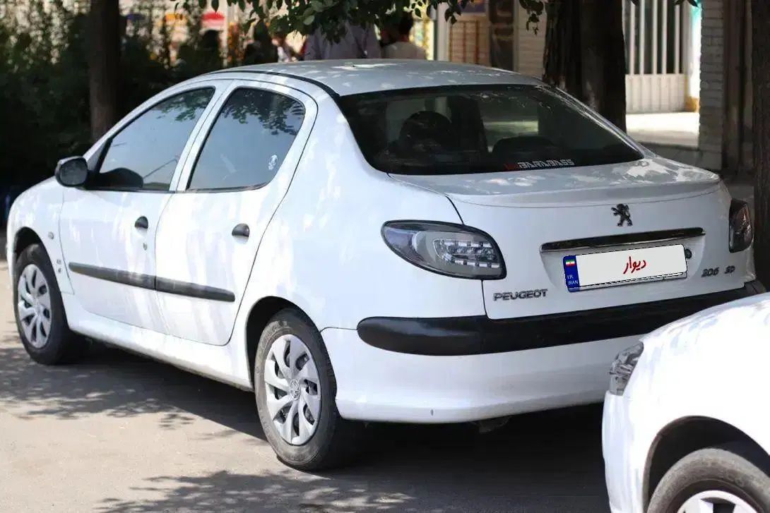 پژو ۲۰۶ صندوق دار v8 - 1394