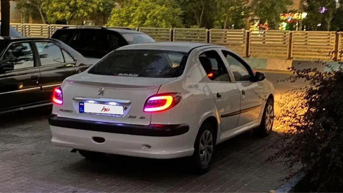 پژو ۲۰۶ صندوق دار v8 - 1394