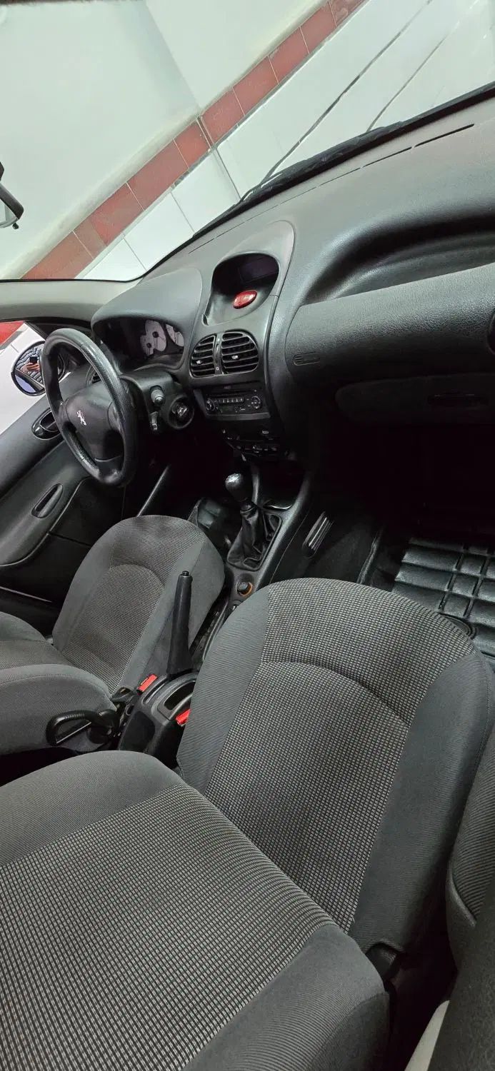 پژو ۲۰۶ صندوق دار v8 - 1398