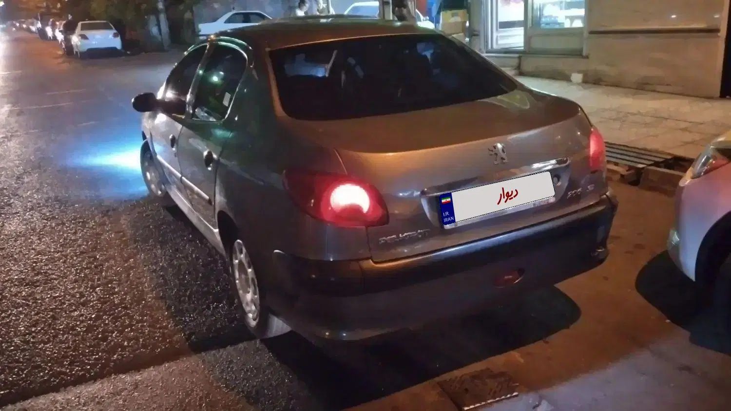 پژو ۲۰۶ صندوق دار v8 - 1392