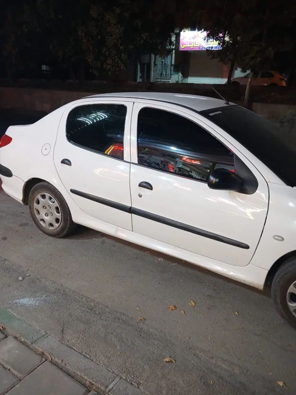 پژو ۲۰۶ صندوق دار v20 - 1390