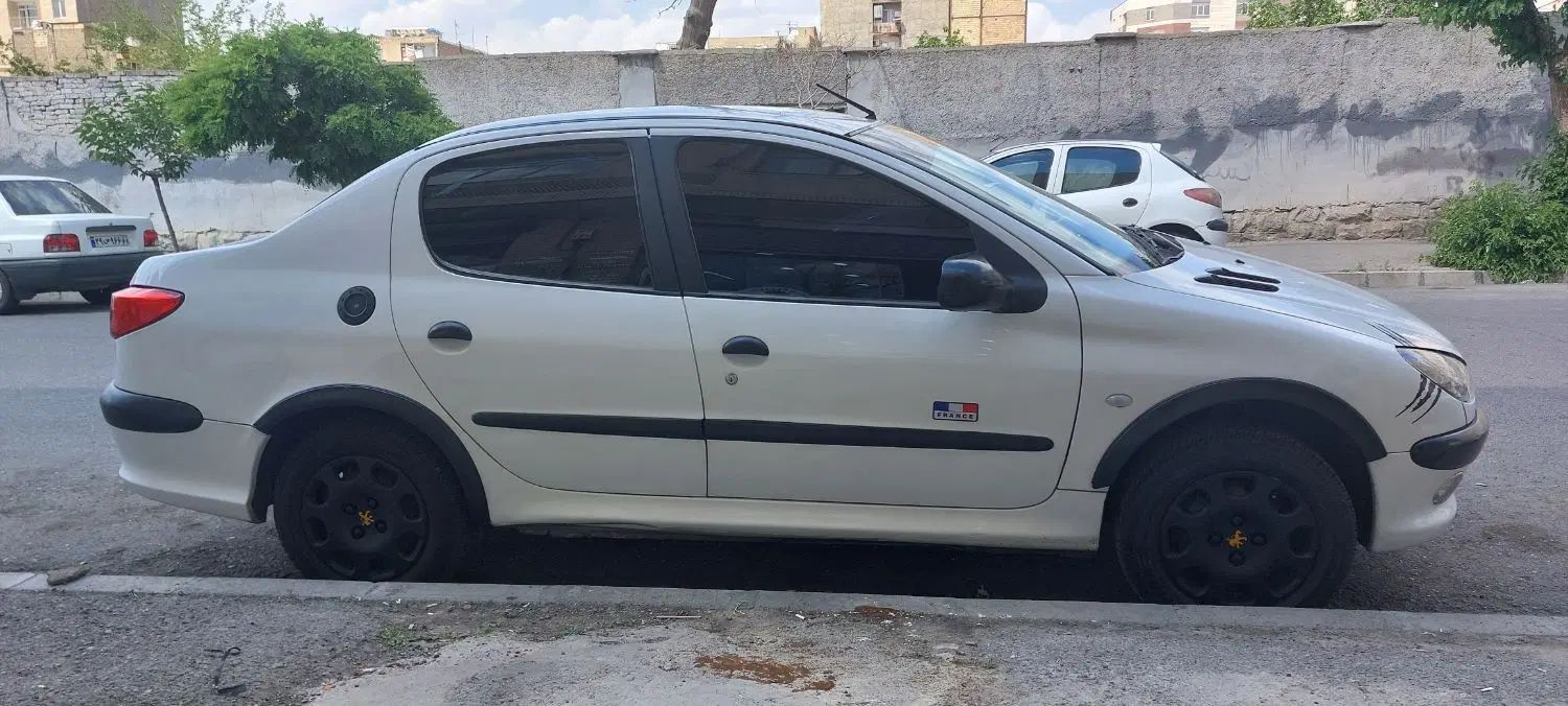 پژو ۲۰۶ صندوق دار v8 - 1390