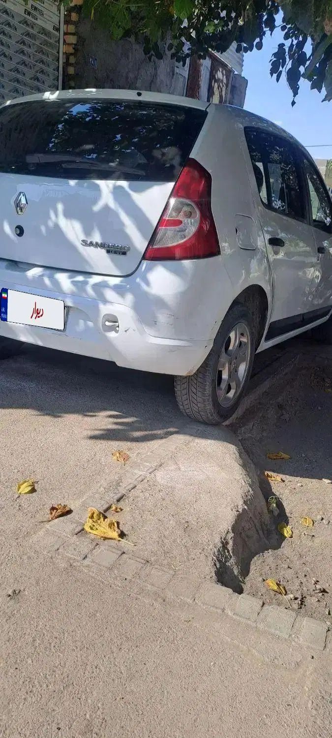 رنو ساندرو دنده ای - 1395
