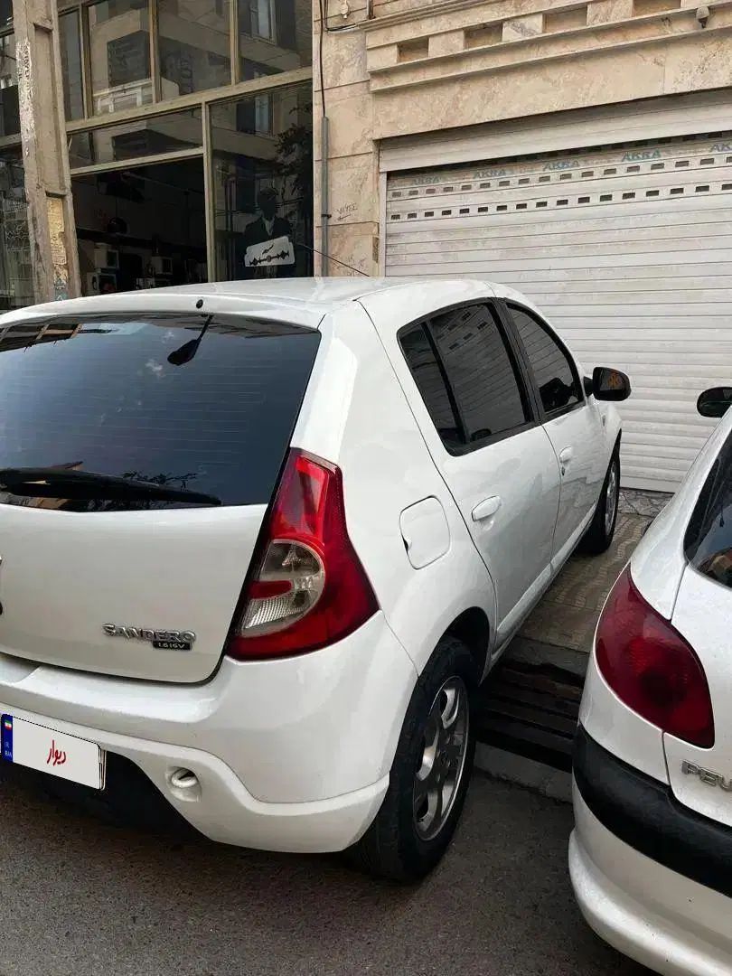 رنو ساندرو اتوماتیک - 1396