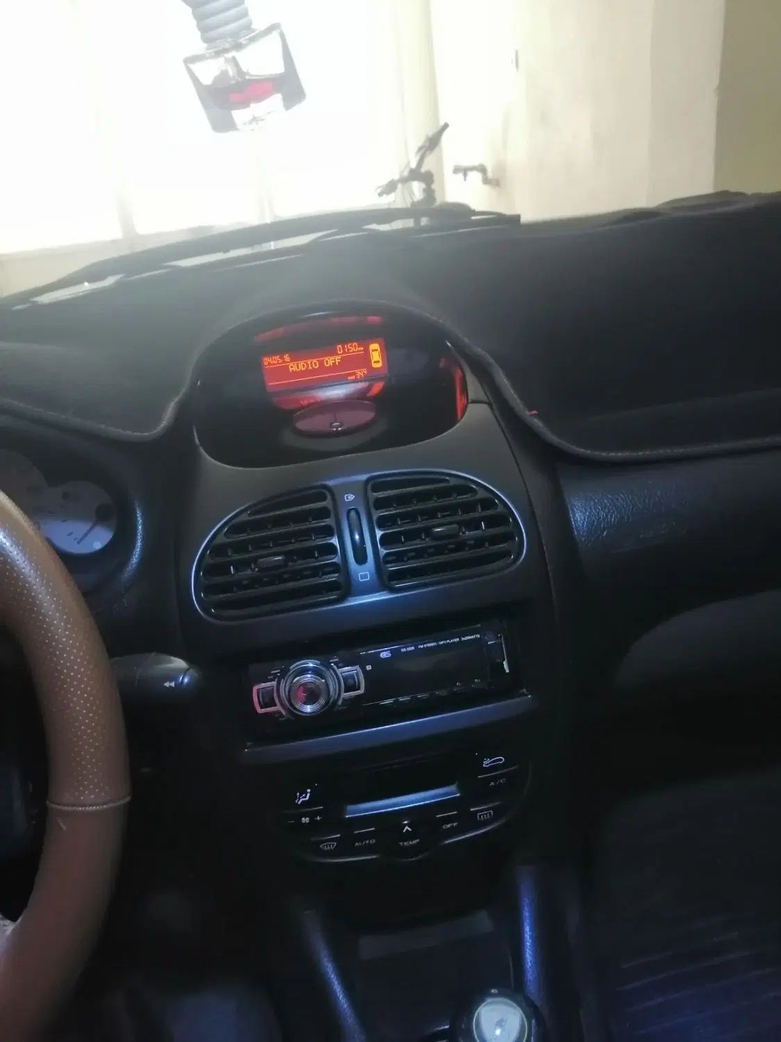 پژو ۲۰۶ صندوق دار v8 - 1395