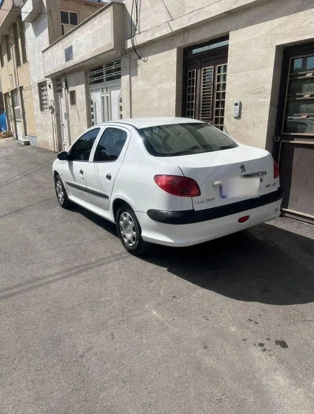 پژو ۲۰۶ صندوق دار v8 - 1395