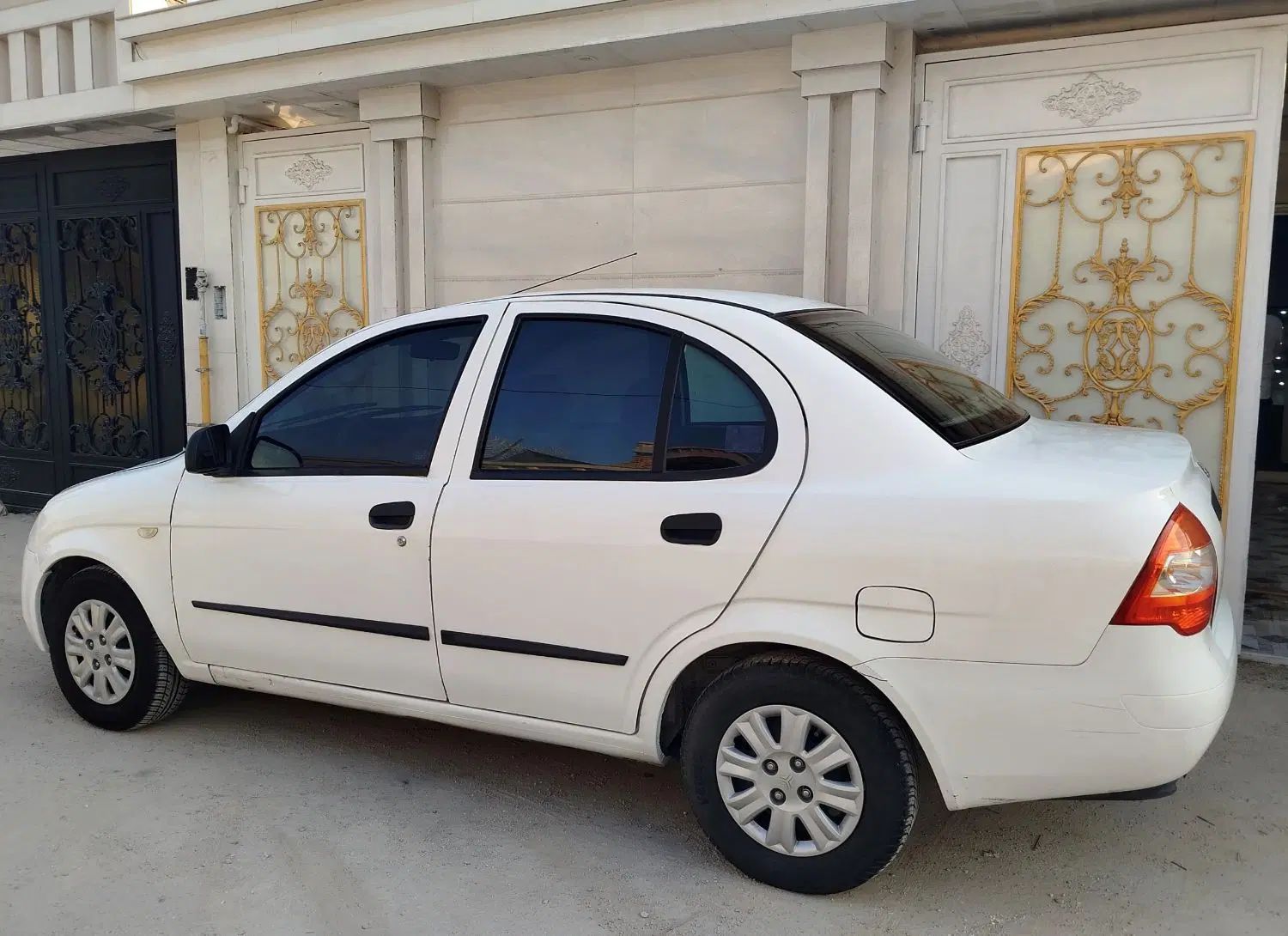تیبا صندوق دار EX - 1395