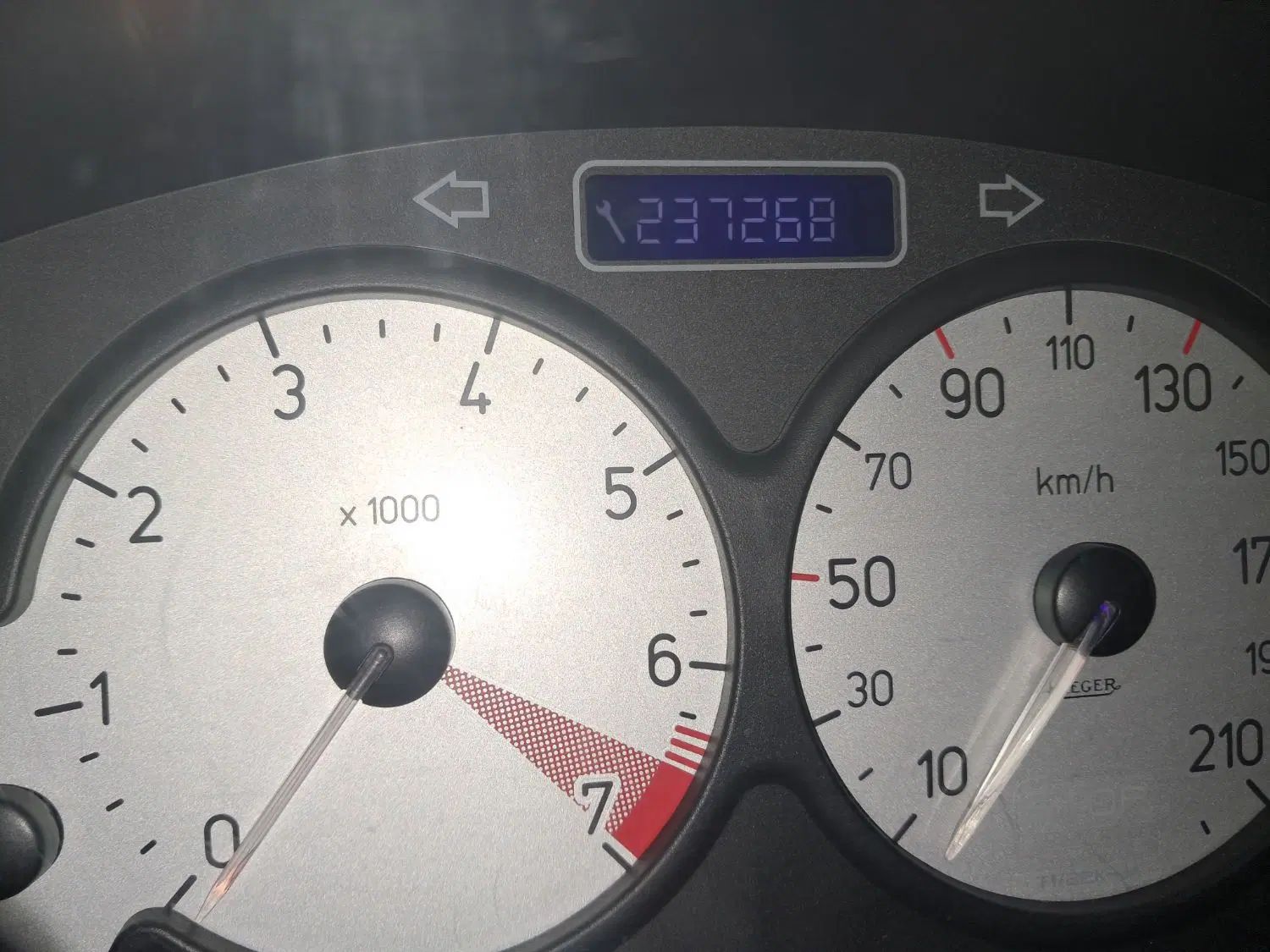 پژو ۲۰۶ صندوق دار v8 - 1390