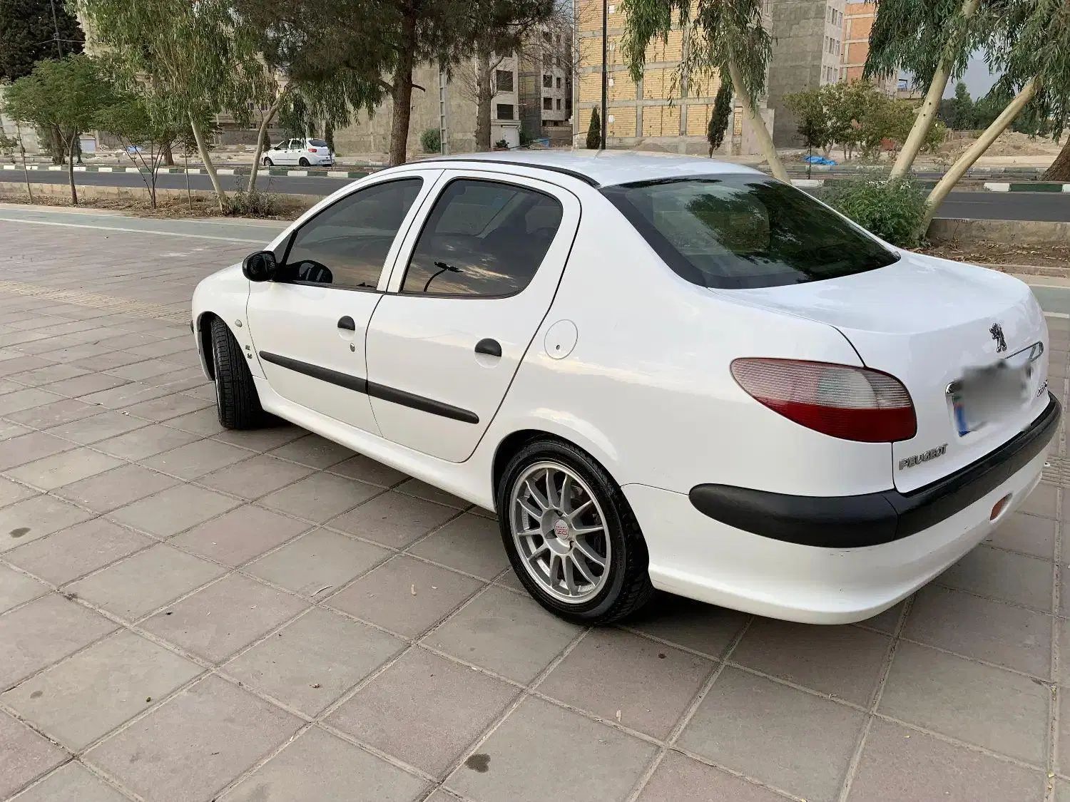 پژو ۲۰۶ صندوق دار v2 - 1391