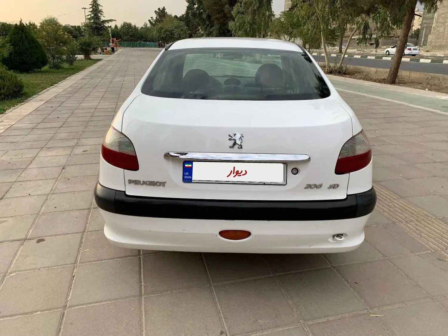 پژو ۲۰۶ صندوق دار v2 - 1391