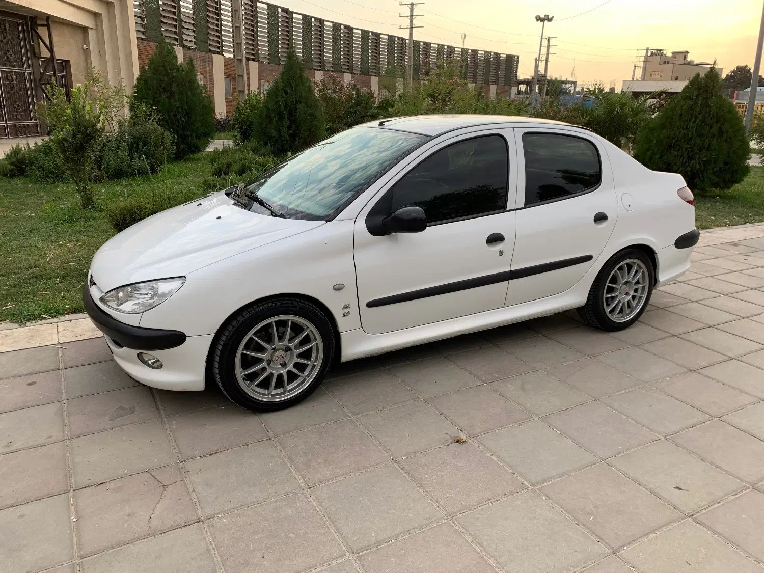 پژو ۲۰۶ صندوق دار v2 - 1391