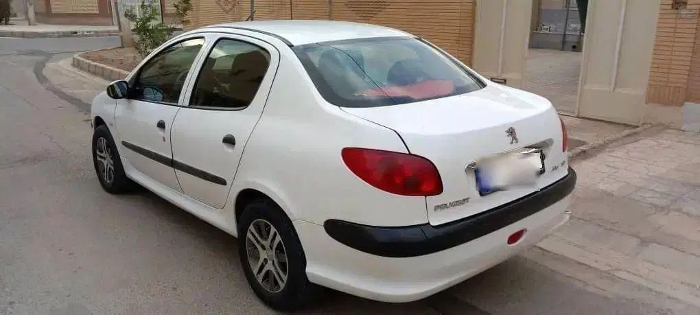 پژو ۲۰۶ صندوق دار v8 - 1396