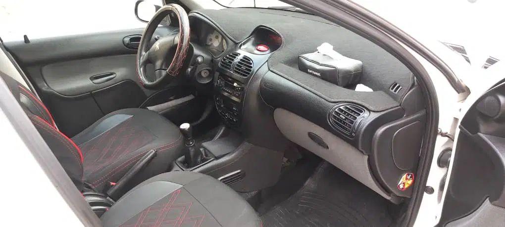 پژو ۲۰۶ صندوق دار v8 - 1396
