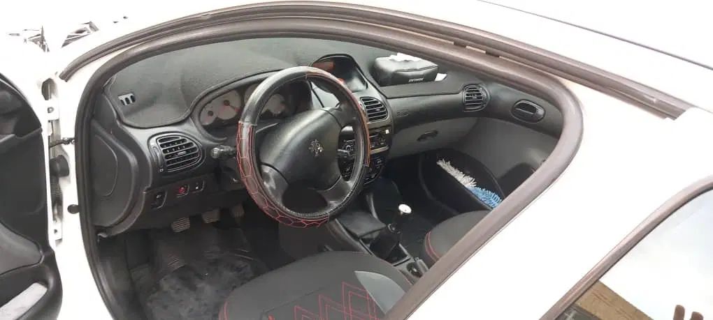 پژو ۲۰۶ صندوق دار v8 - 1396