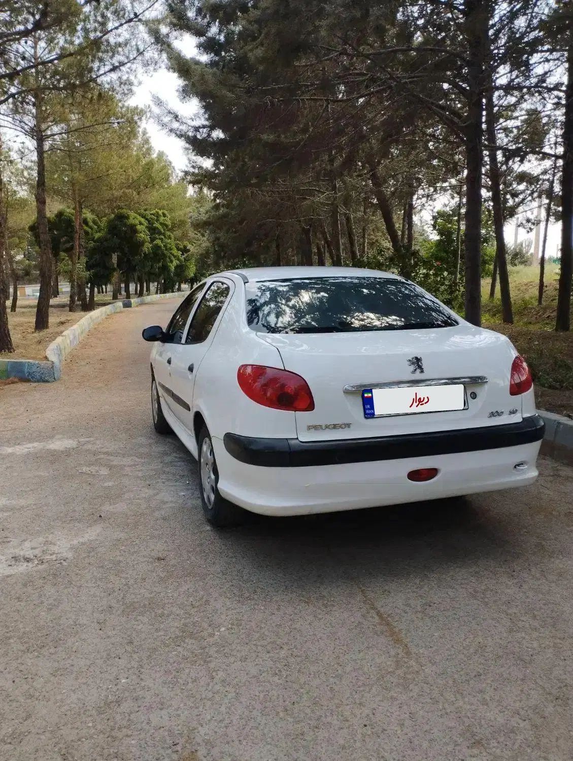 پژو ۲۰۶ صندوق دار v8 - 1396