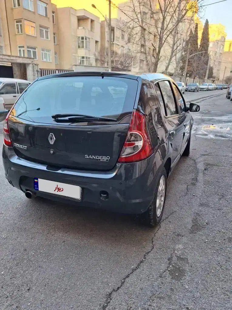 رنو ساندرو اتوماتیک - 1396