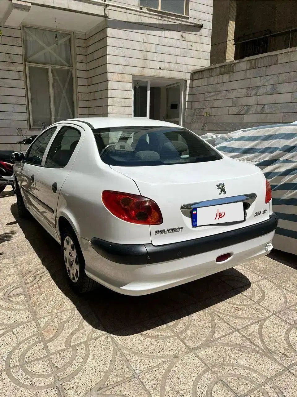 پژو ۲۰۶ صندوق دار v8 - 1393