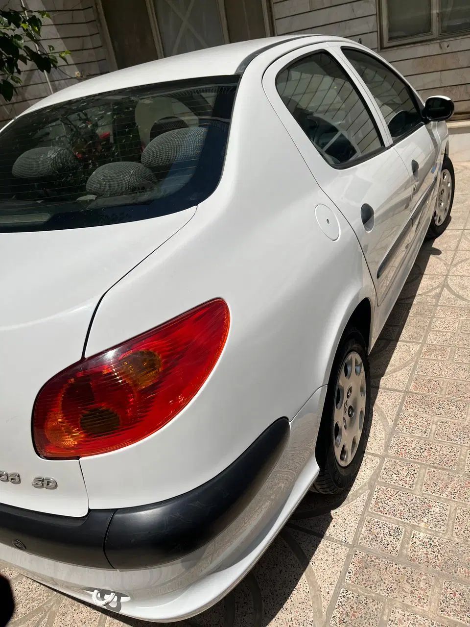 پژو ۲۰۶ صندوق دار v8 - 1393