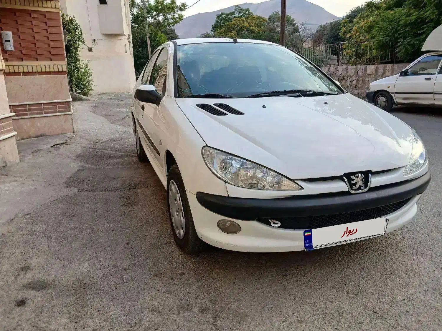 پژو ۲۰۶ صندوق دار v8 - 1393