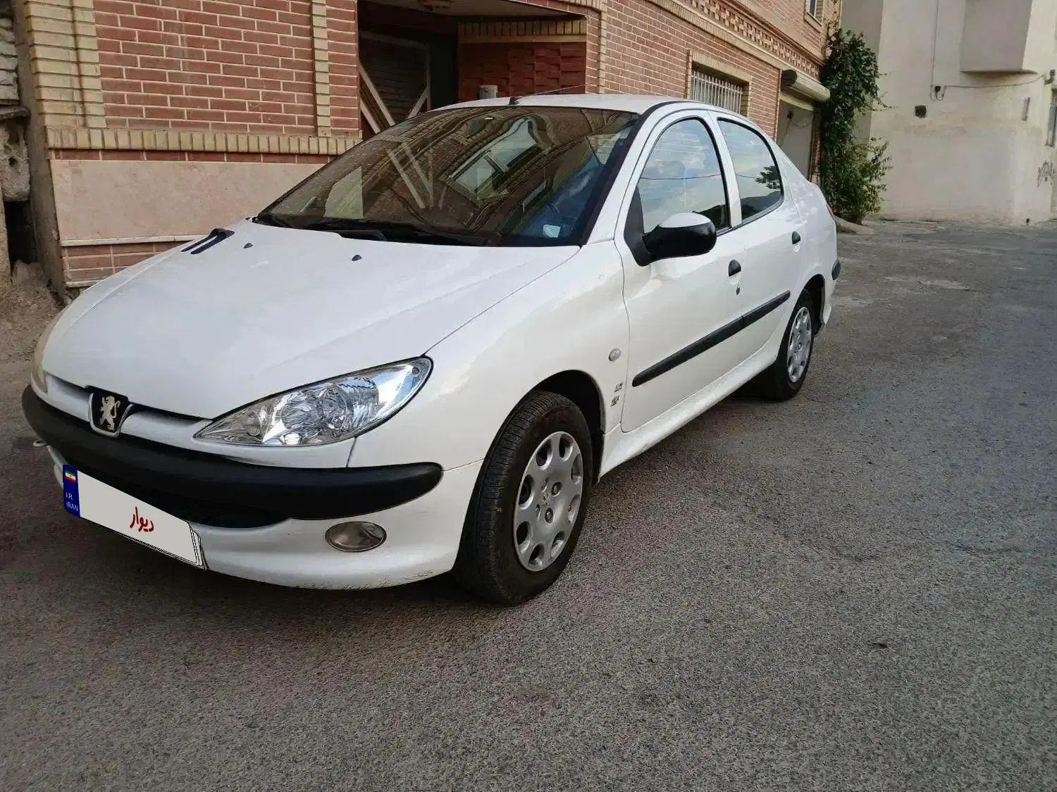 پژو ۲۰۶ صندوق دار v8 - 1393