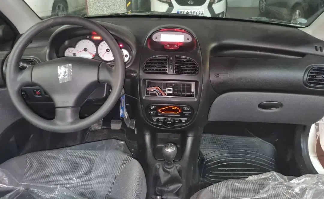 پژو ۲۰۶ صندوق دار v8 - 1398