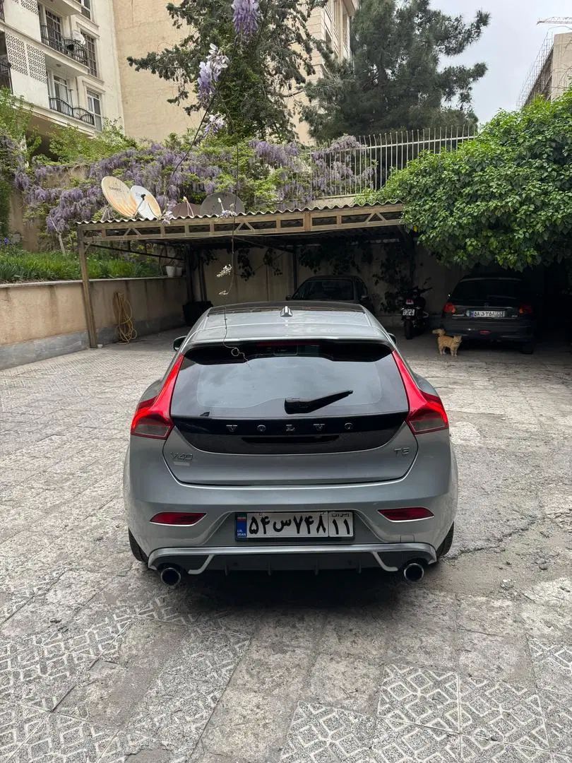 ولوو V40 R-DESIGN PLUS - 2014