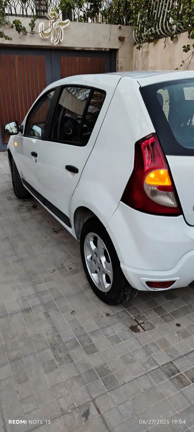 رنو ساندرو دنده ای - 1396