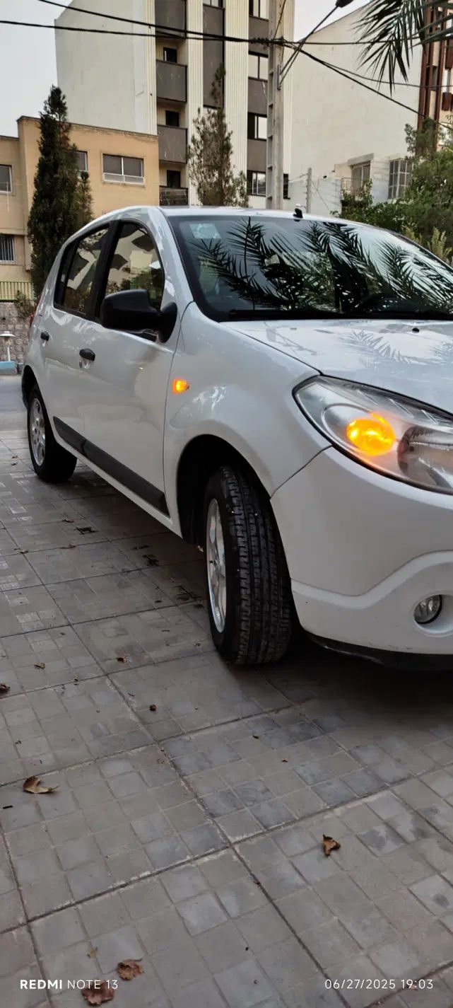 رنو ساندرو دنده ای - 1396