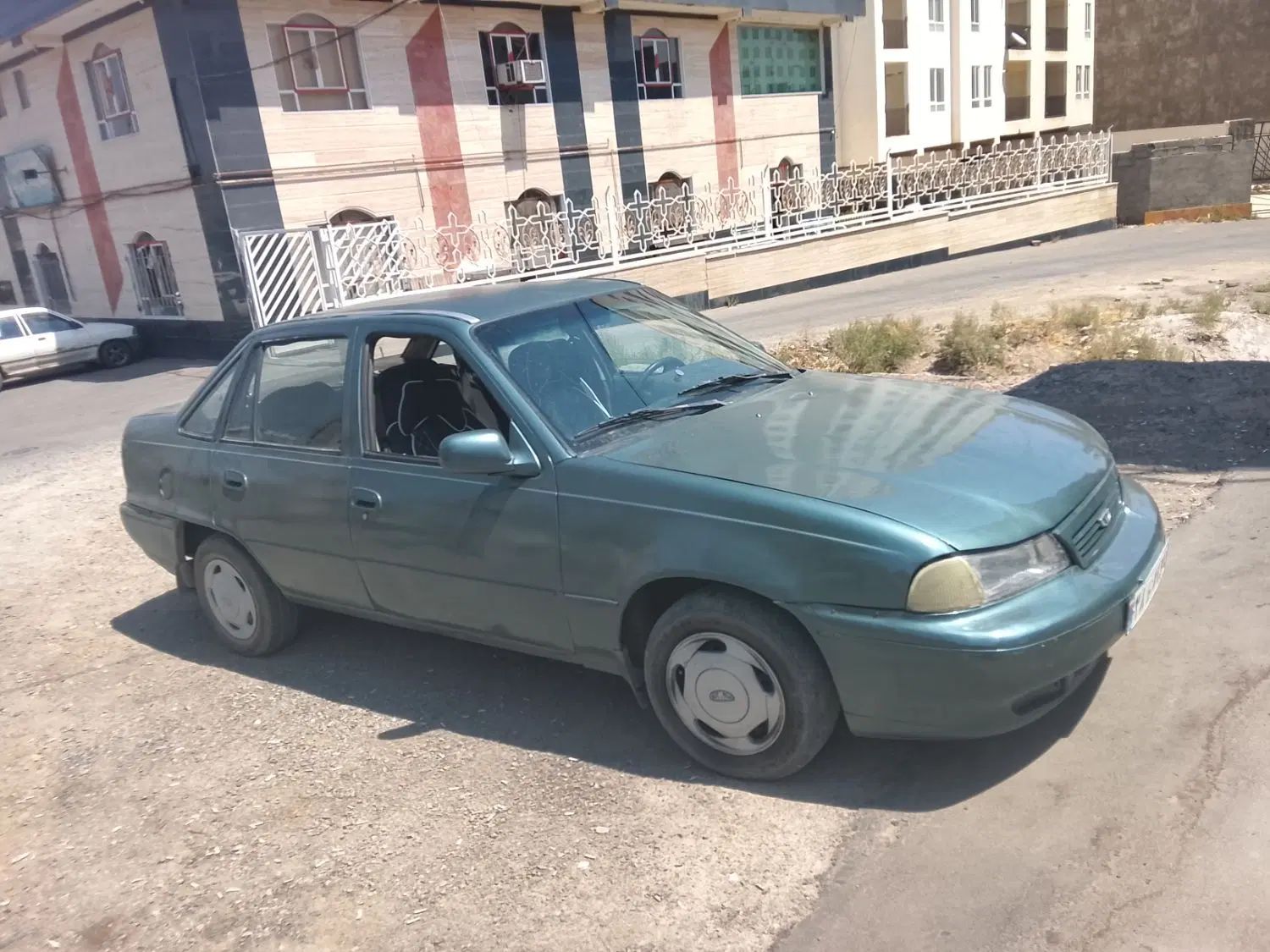 دوو سیلو سدان - 1377