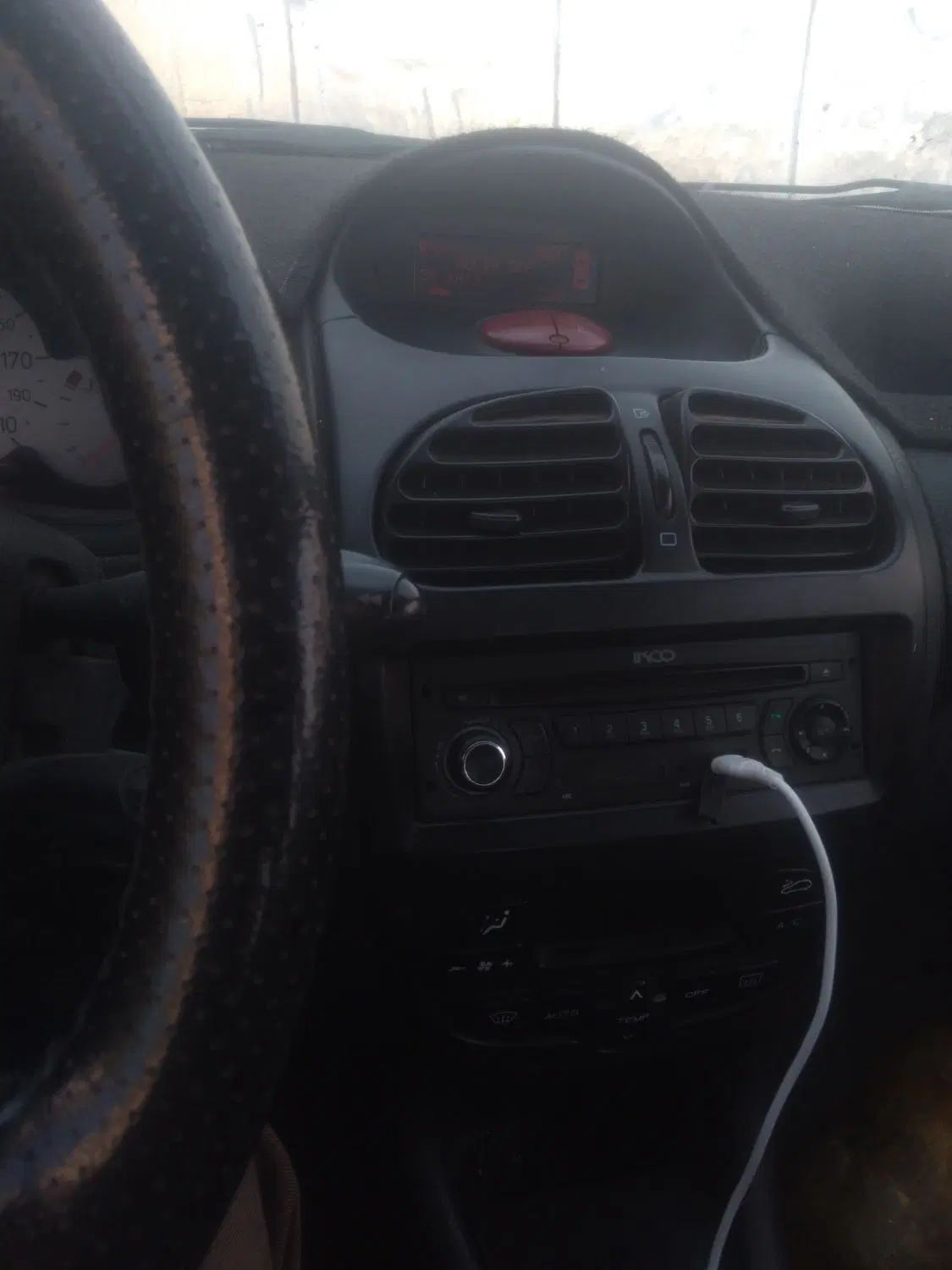 پژو ۲۰۶ صندوق دار v8 - 1395
