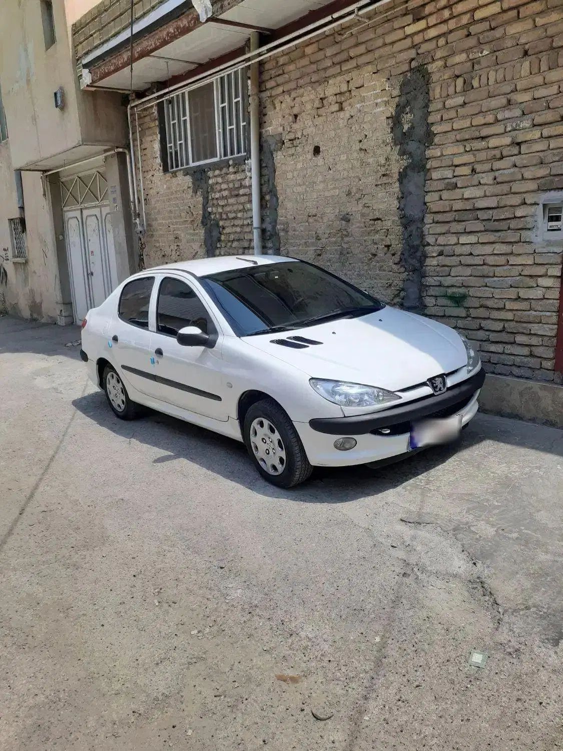 پژو ۲۰۶ صندوق دار v8 - 1398