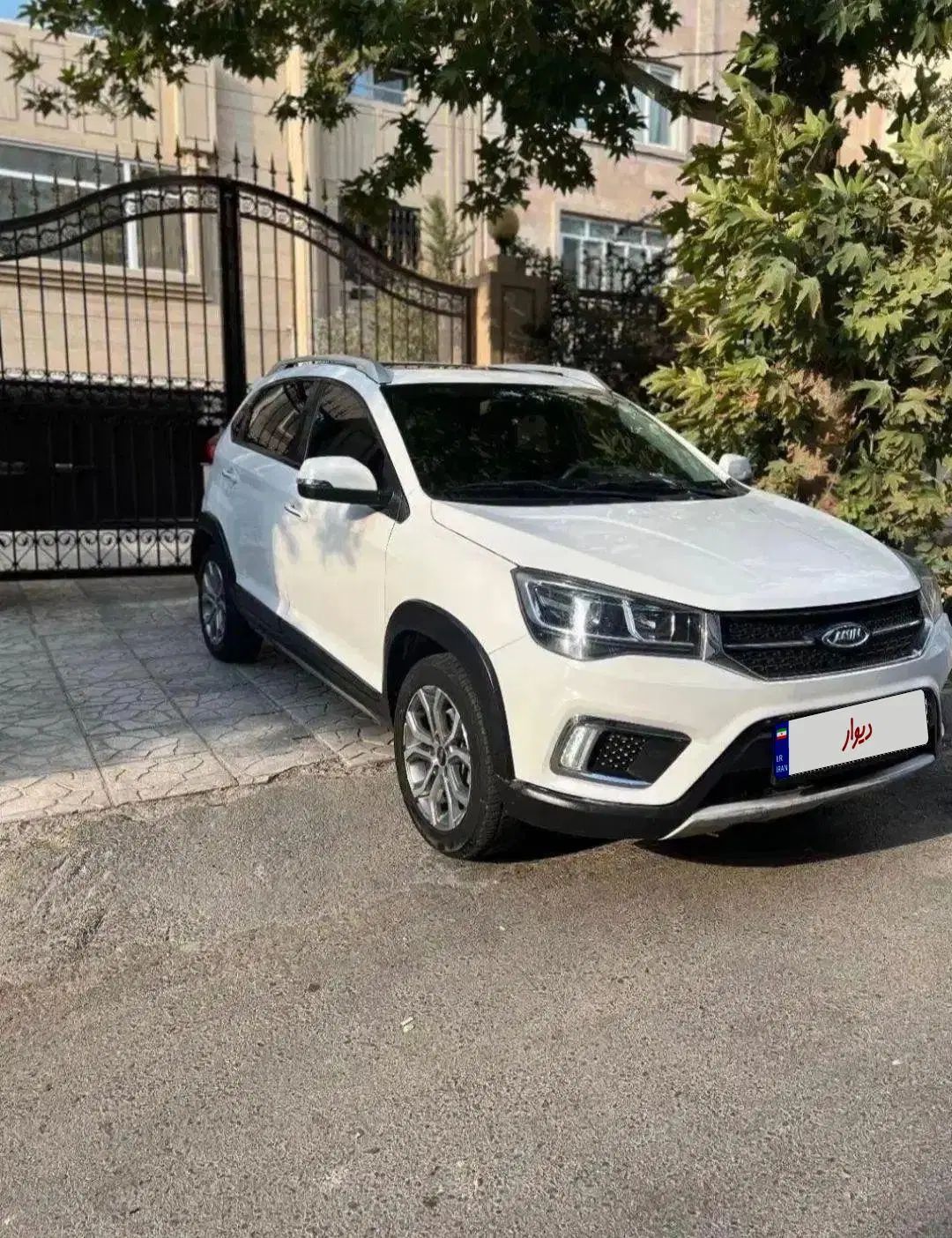 ام وی ام X22 دنده‌ای لاکچری - 1396