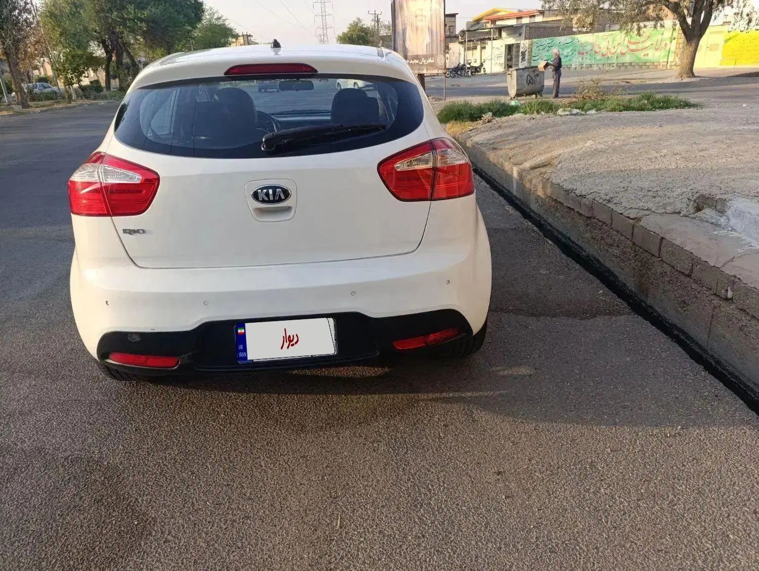 کیا ریو هاچ بک فول UB - 2015