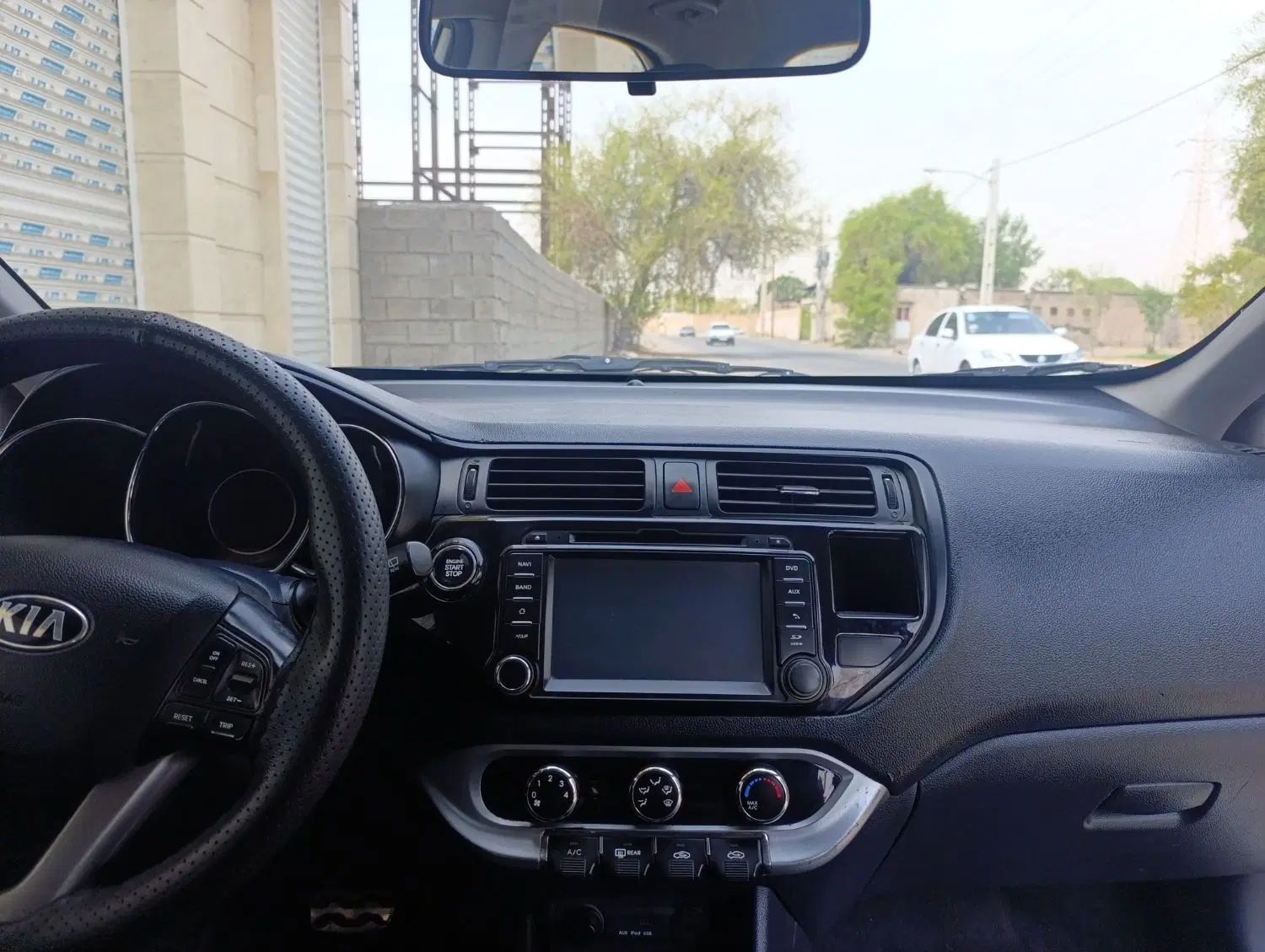 کیا ریو هاچ بک فول UB - 2015