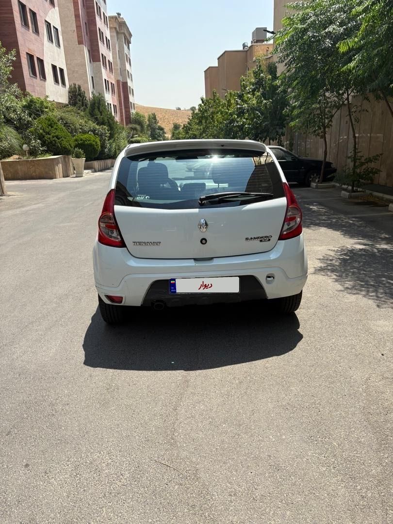 رنو ساندرو اتوماتیک - 1395