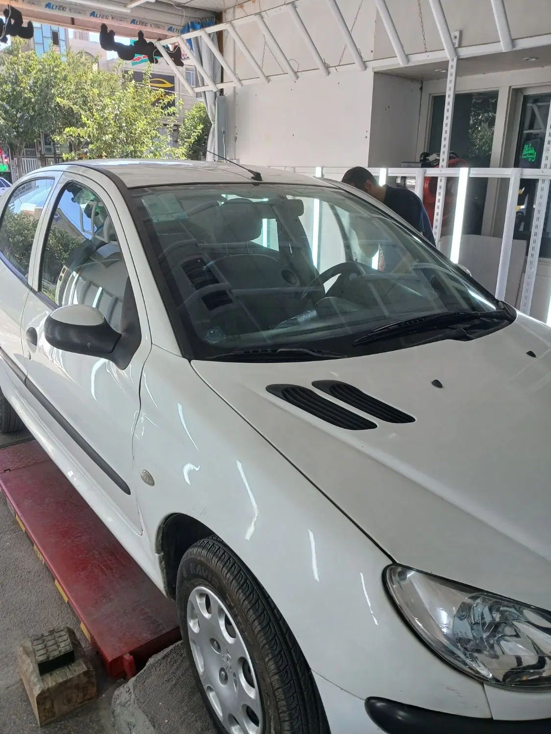 پژو ۲۰۶ صندوق دار v8 - 1396