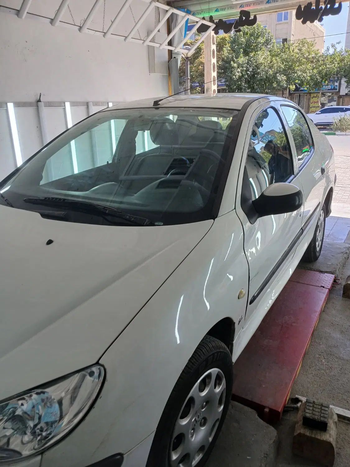 پژو ۲۰۶ صندوق دار v8 - 1396