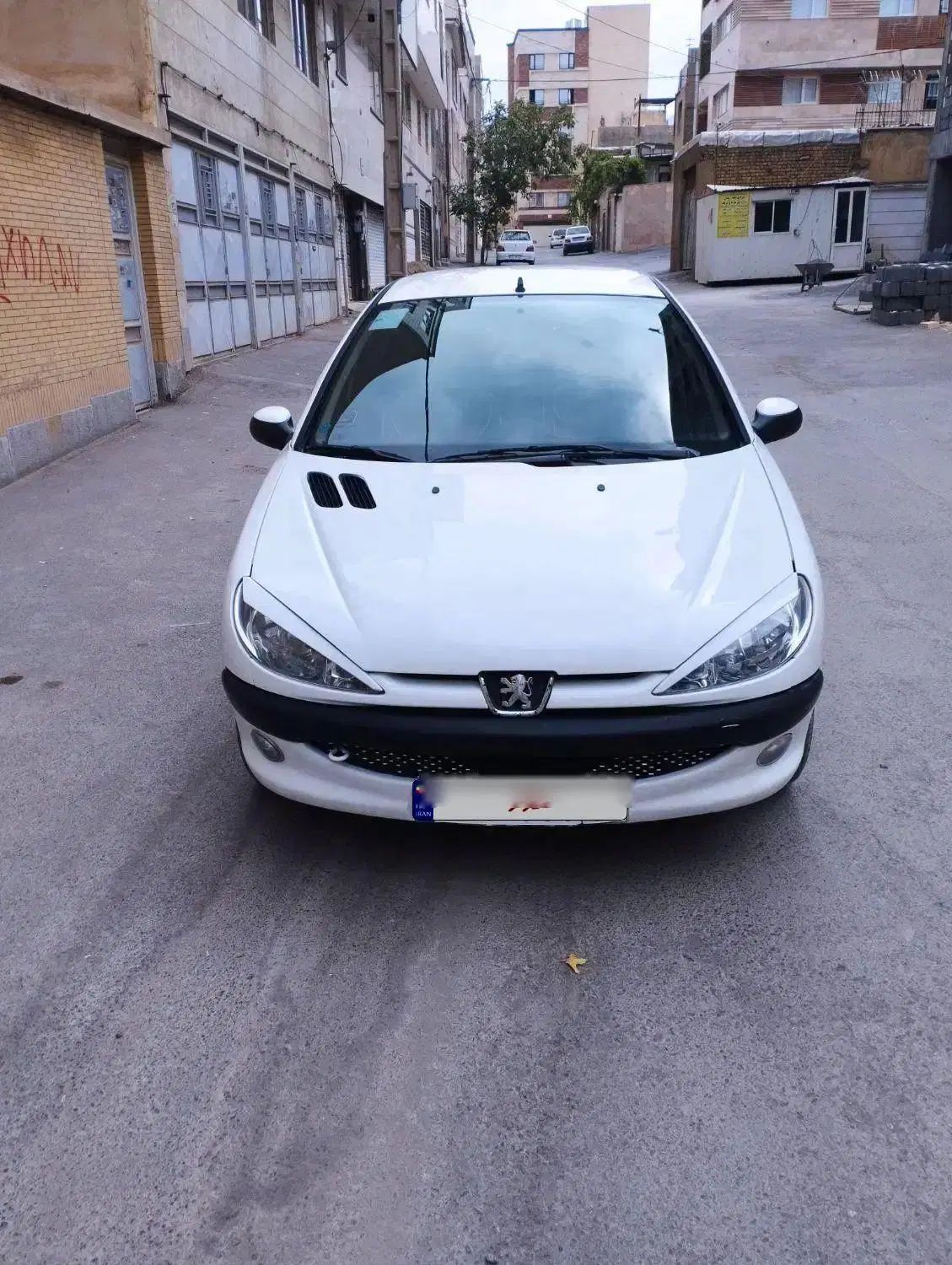 پژو ۲۰۶ صندوق دار v8 - 1395