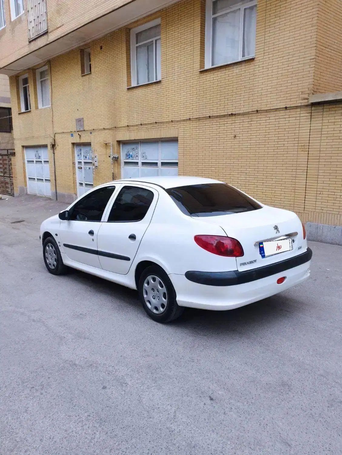 پژو ۲۰۶ صندوق دار v8 - 1395