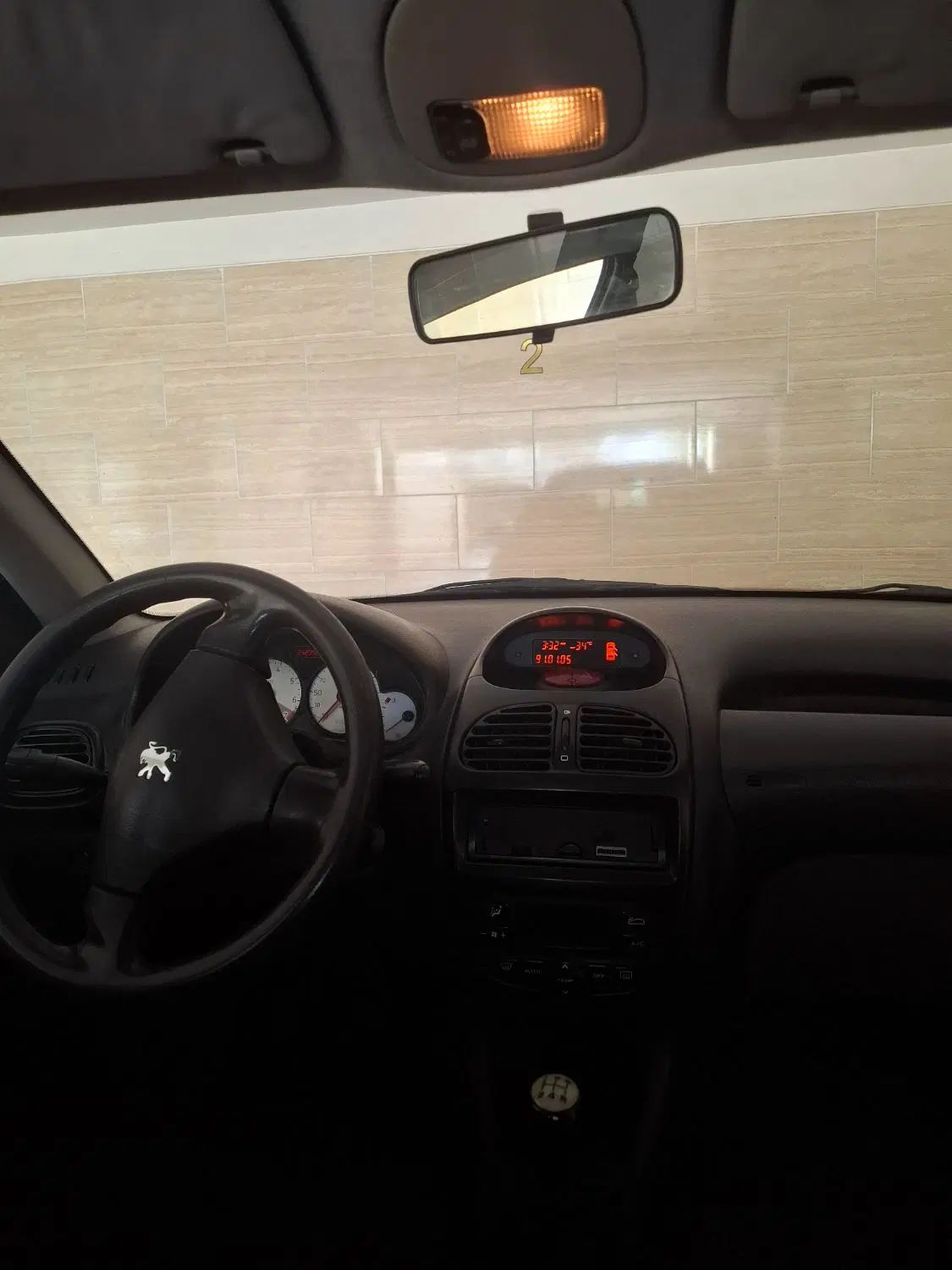 پژو ۲۰۶ صندوق دار v8 - 1393