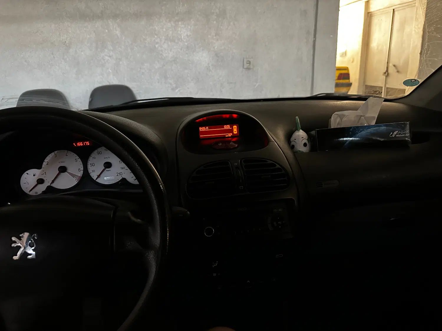 پژو ۲۰۶ صندوق دار v8 - 1397