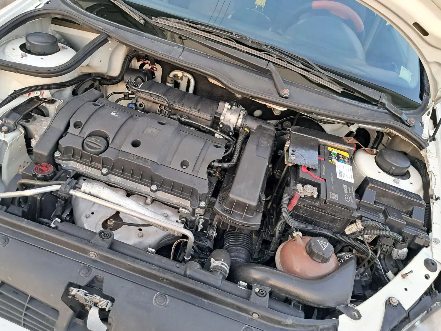 پژو ۲۰۶ صندوق دار v8 - 1394