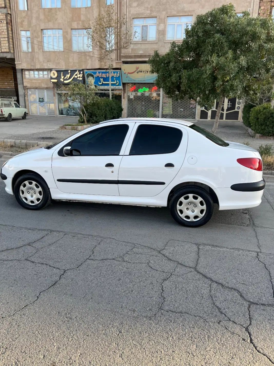 پژو ۲۰۶ صندوق دار v2 - 1390