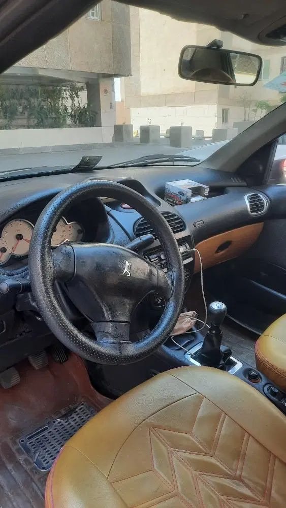 پژو ۲۰۶ صندوق دار v8 - 1386
