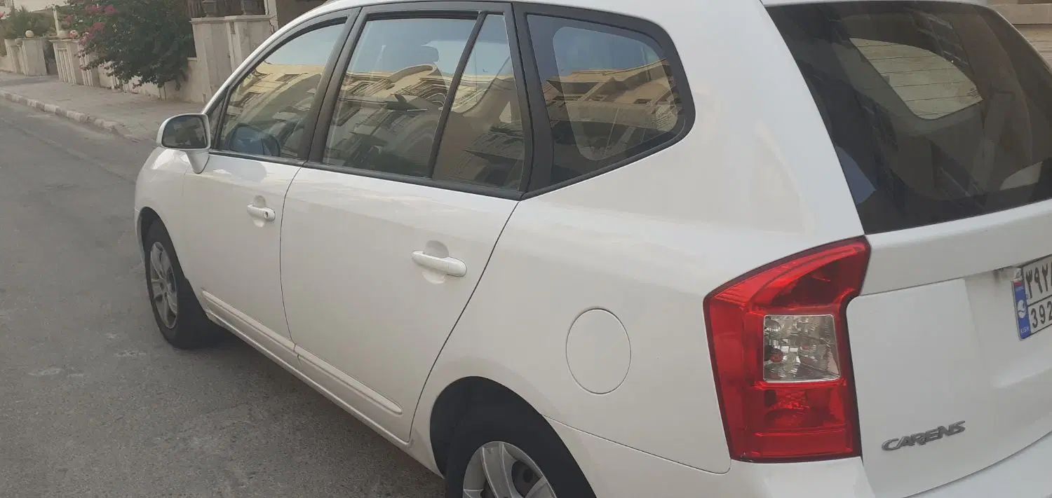 کیا کارنز فول UN - 2008