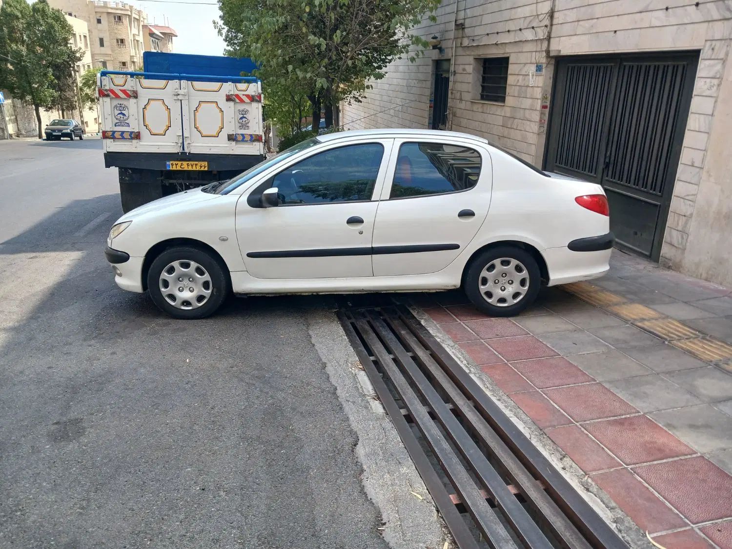 پژو ۲۰۶ صندوق دار v8 - 1394