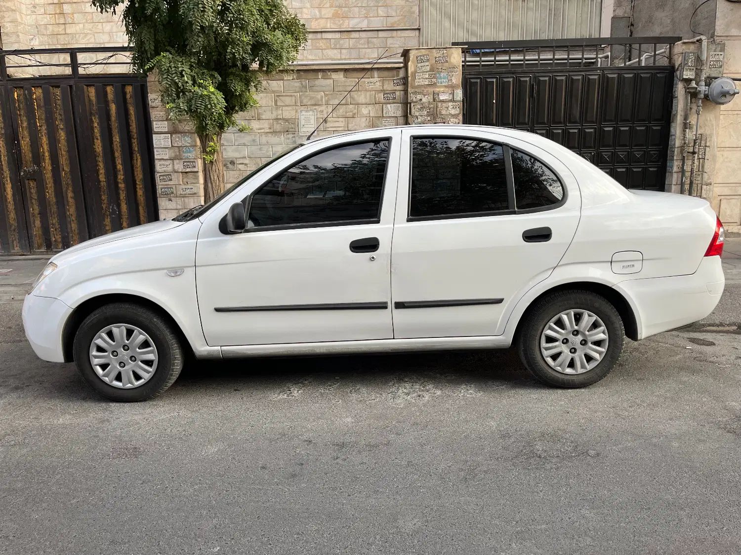 تیبا صندوق دار SX - 1400