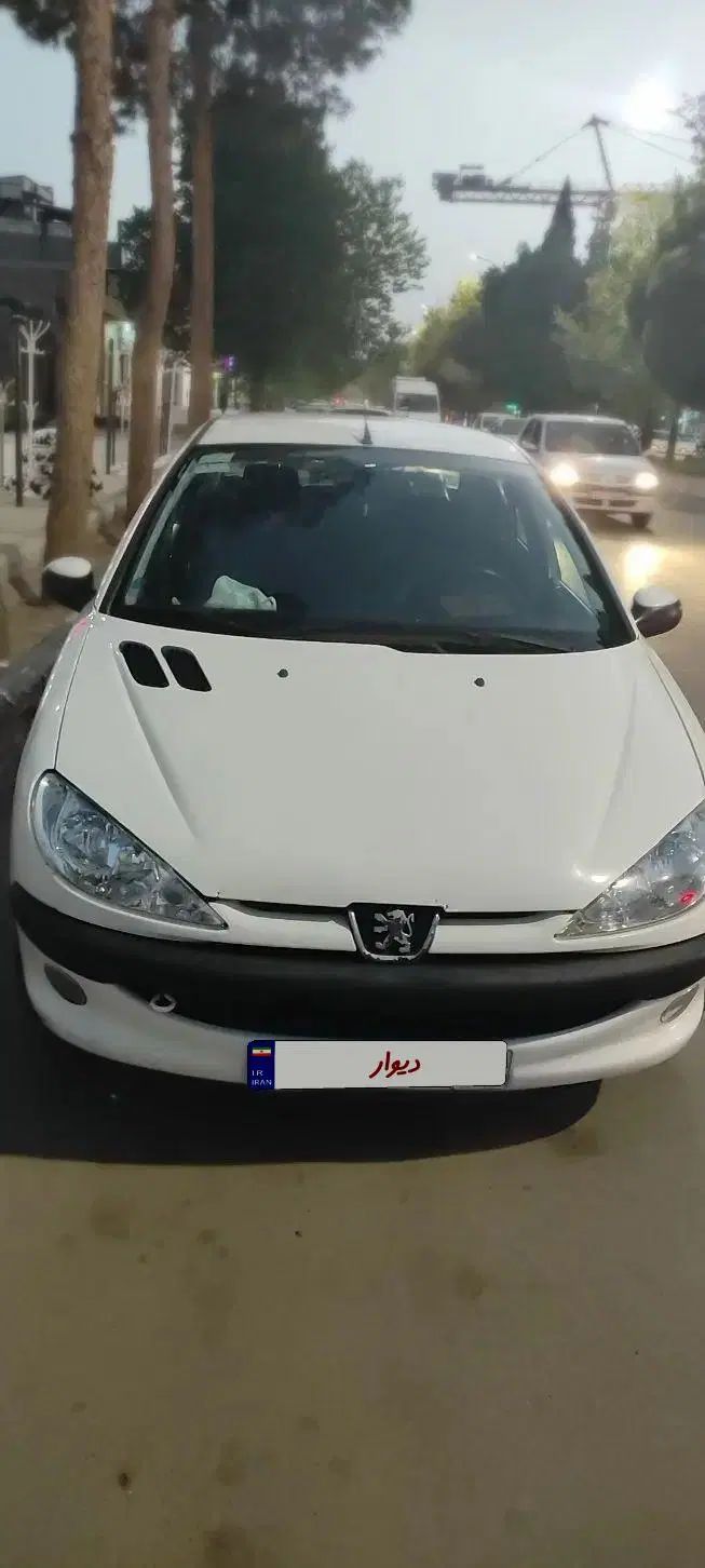 پژو ۲۰۶ صندوق دار v8 - 1395